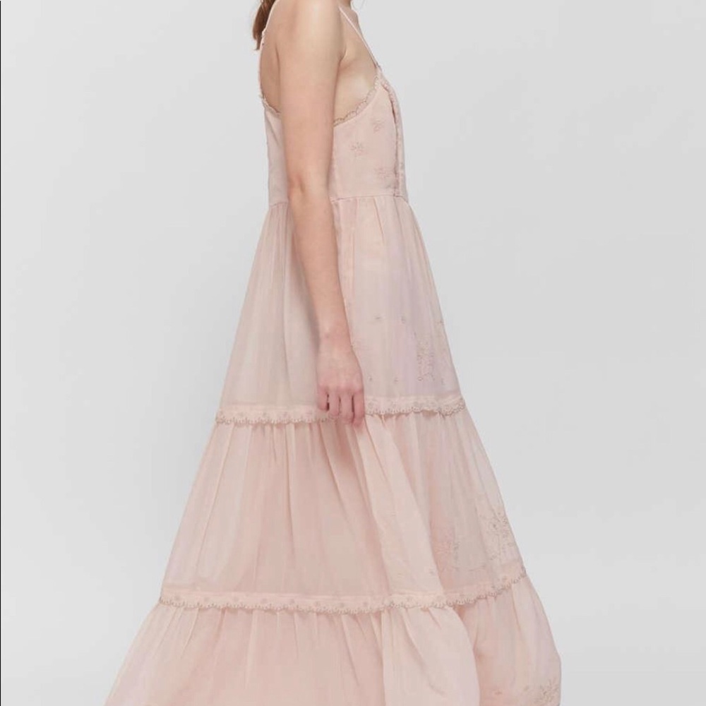 Gorgeous Stunning Statement Dress - image 4